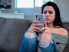 Grosser arsch, Braunhaarige, Hundestellung, Handjob, Pov, Rasiert, Strümpfe, Entkleiden