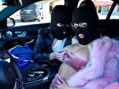 Большая жопа, Большие сиськи, Фетиш, Две девушки, Пальцем, Ласковые ручки, Лесбиянка, Сиськи