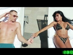 アジア人, 美人, デカチン, 手コキする, ヒール, デカチンの, 小柄