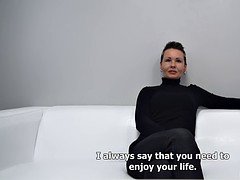 Brunette brune, Gode, Masturbation, Jouets