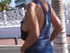 デカパイ, 巨乳な, 露出狂, 淫乱熟女, 自然山雀, 公共, ロシア人, オッパイの