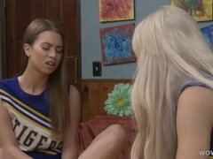 お尻, チアリーダー, 大学生, 学生寮, 彼女, 自然山雀, パンティ, オッパイの