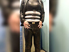 Corridas, Dominacion femenina, Pajear, Látex, Cuero, Monstruo, Orgasmo, Flaco