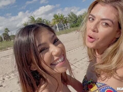 Lesbiana, Lamidas, Lencería, Masturbación, Al aire libre, Afeitado, Estriptis, Tetas