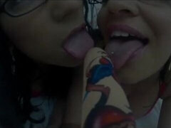 Gros seins, Brunette brune, Plantureuse, Énorme, Lesbienne, Léchez, Chatte, Nénés