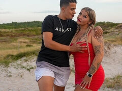 Strand, Grote kont, Grote lul, Grote mammen, Blond, Pijpbeurt, Mollig, Hondjeshouding