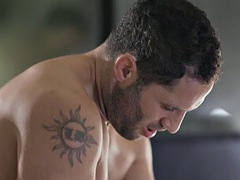 Nana, Sucer une bite, Brunette brune, Tir de sperme, Nénés