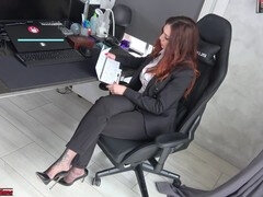 Bondage domination sadisme masochisme, Domination, Pieds, Femelle, Femme dominatrice, Humiliation, Bureau, Jarretelles