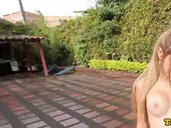 Bikini, Latina, Masturbación, Al aire libre, Perforación, Transexual, Solo