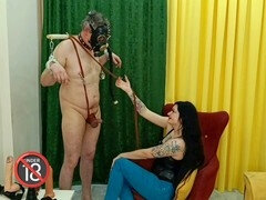 Бондаж, Одетые девушки голые парни, Доминирование, Домашнее видео, Латекс, Маски, Рабыни, В поезде