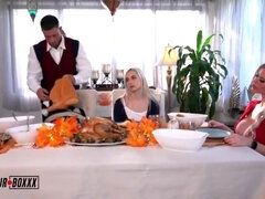 Grosse titten, Blasen, Schwanz, Kleid, Familie, Nippel, Orgasmus, Flotter dreier