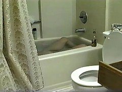 Bath fun cumming as u watch me