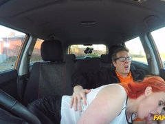 Grote lul, Pijpbeurt, Auto, Hondjeshouding, Handbeurt, Masturbatie, Buiten, Roodharige vrouw