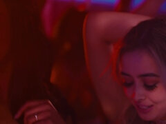 Anal, Gros seins, Interracial, Huilée, Orgie, Fessée, Gicler, Nénés