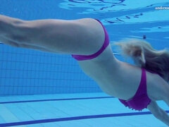 18 jahre, Hd, Nackt, Nudist, Pool, Öffentlich, Solo, Jungendliche (18+)