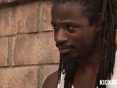 Nana, Gros seins, Sucer une bite, Brunette brune, Hard, Interracial, Adolescente, Nénés