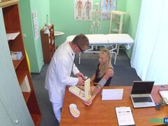 Amateur, Lesbiana, Lamidas, Masaje, Enfermera, Coño, Uniforme, Voyeur