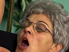 In den arsch, Arsch, Blasen, Spermaladung, Fingern, Oma, Behaart, Hardcore