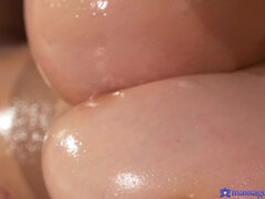 Chica, Penetracion con dedos, Lesbiana, Lamidas, Masaje, Aceite, Coño, Mojado