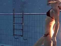 Schönheit, Fetisch, Pool, Pornostars, Öffentlich, Solo, Jungendliche (18+), Unter wasser