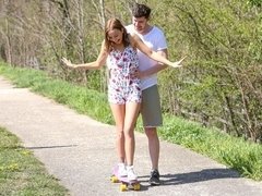 Blondine, Blasen, Handjob, Lecken, Natürlichen titten, Im freien, Öffentlich, Jungendliche (18+)