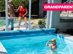 Enthousiasteling, Hondjeshouding, Opa, Omie, Hardcore, Hd, Masturbatie, Geschoren