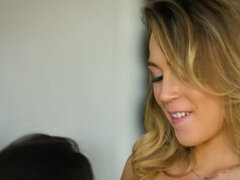 Brunette brune, Doigter, Embrassement, Lesbienne, Léchez, Fête, Chatte, Jouets