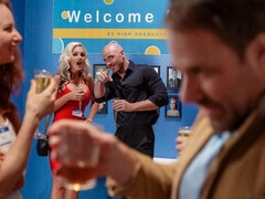 Arsch, Grosse titten, Blondine, Vollbusig, Hundestellung, Lecken, Milf, Penis