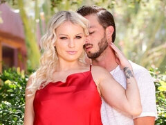 Grosse titten, Blondine, Blasen, Schwanz, Hundestellung, Muschi, Tätowierung, Titten