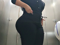 CAMERA IN PUBLIC BATHROOM CATCHES VOLUPTOUS BEAUTIFUL WOMAN