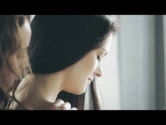 Dormitorio, Morena, Linda, Penetracion con dedos, Comida, Lesbiana, Pezones inflados, Tatuaje