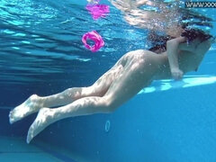 Amateur, Brunette brune, Femelle, Fétiche, Piscine, Public, Russe, Adolescente