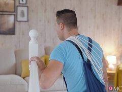 Kehlenfick, Oma, Absätze, Küssen, Masturbation, Muschi, Hintern versohlen, Flotter dreier