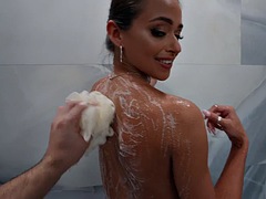 Noire, Sucer une bite, Brunette brune, Tir de sperme, Hard, Actrice du porno, Pov, Fessée