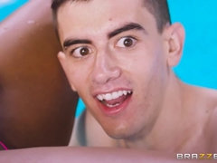 Noire, Hard, Léchez, Mère que j'aimerais baiser, Orgie, Piscine, Chatte, Plan cul à trois