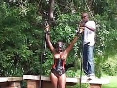 Africano, Amateur, Negro, Amarrada, Sexo duro, Humillación, Al aire libre, Atada