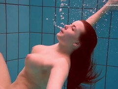 Arsch, Grosse titten, Tschechisch, Frau, Im freien, Pool, Solo, Jungendliche (18+)