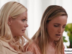 Big tits lesbian milf making petite girlfriend squirt