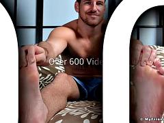 Boss Joey Jerks Off Barefoot - Joey