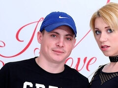 Leie, Blondine, Betrug, Hundestellung, Dürr, Tätowierung, Jungendliche (18+), Titten