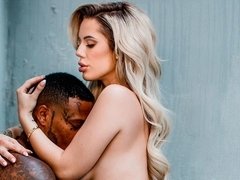 Grosse titten, Blondine, Blasen, Schwanz, Handjob, Hardcore, Milf, Tätowierung