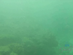 Amateur, Plage, Bikini, Exhib, Petite amie, Poilue, Public, Mouillée
