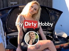 フェラチオ, 巨乳な, 指いじり, 乱交, 乳首, 公共, ラフ, フェラする