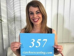 Grosser arsch, Grosser schwanz, Grosse titten, Blasen, Tschechisch, Hundestellung, Milf