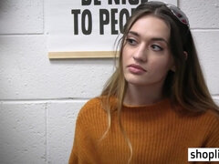 Sucer une bite, Brunette brune, Attrapée, Hard, Hd, Petite femme, Plan cul à trois, Nénés