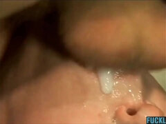 Enthousiasteling, Geweldig, Grote mammen, Pijpbeurt, Diep in de keel, Kokhalzen, Huisgemaakt, Sperma