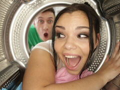 In den arsch, Bad, Grosser arsch, Grosse titten, Blasen, Hundestellung, Fingern, Jungendliche (18+)