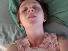 Handjob, Öl, Orgasmus, Zierlich, Pov, Kurzes haar, Schlafend, Nass