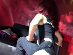 Dana Santo se masturba con un espontaneo en el SEB