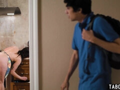 Arsch, Grosser arsch, Hundestellung, Hardcore, Küche, Mutti, Spanisch, Stiefmutter